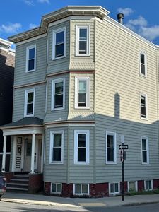 633 E 8th St, South Boston, MA, 02127