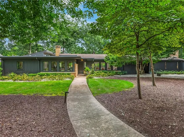 406 Hillcrest Dr, High Point, NC 27262