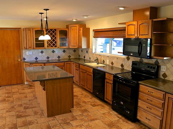 3rd image of 251 E Fordham Dr