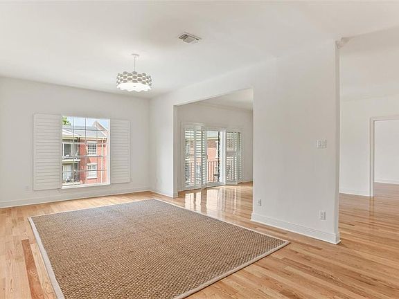 4th image of 801 Rue Burgundy APT 315