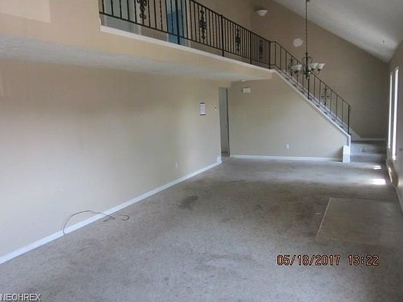 4th image of 720 University Ave