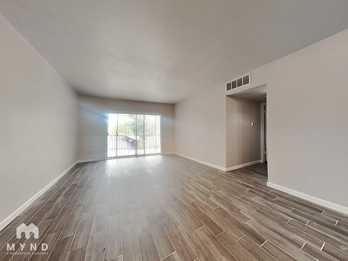 Building Photo - 2230 S Piney Point Rd #204