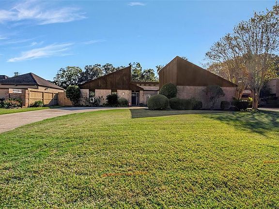2nd image of 3407 Summit Dr