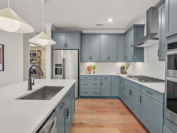 Open Kitchen with Large Island