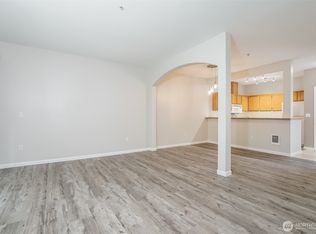 5400 Harbour Pointe Blvd UNIT E102, Mukilteo, WA 98275