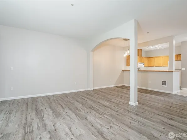 5400 Harbour Pointe Boulevard #E102, Mukilteo, WA 98275