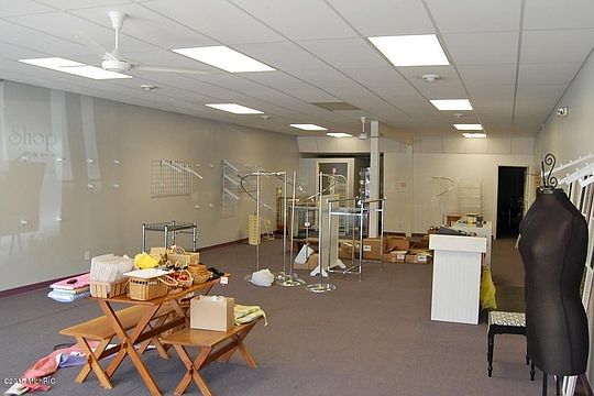 3rd image of 403 N Lincoln Ave