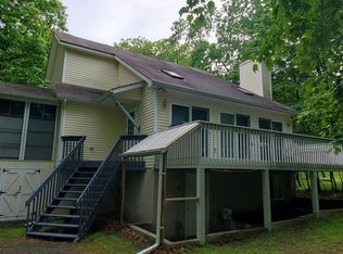 158 Westwood Dr, Dingmans Ferry, PA 18328
