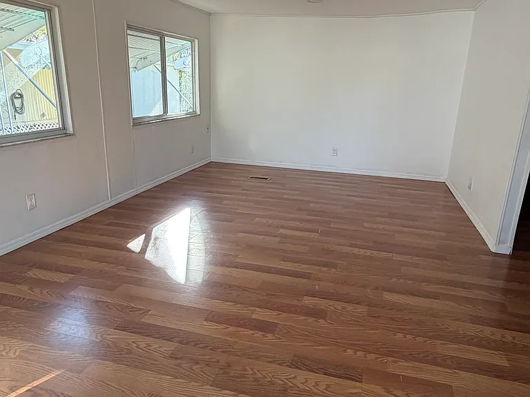 5507 Pinecrest Dr — Photo 2