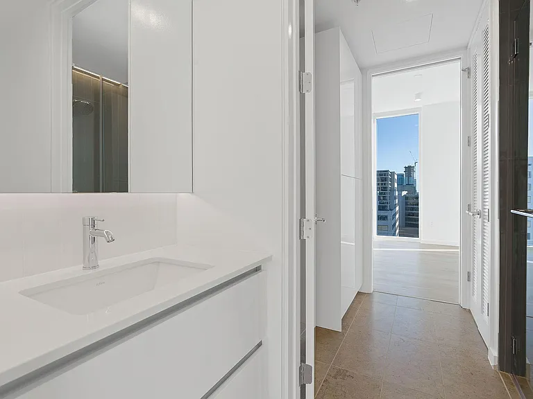 313 W 17th St #1505 — Photo 17