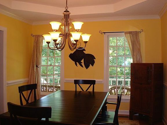 Dining rm, trey ceiling