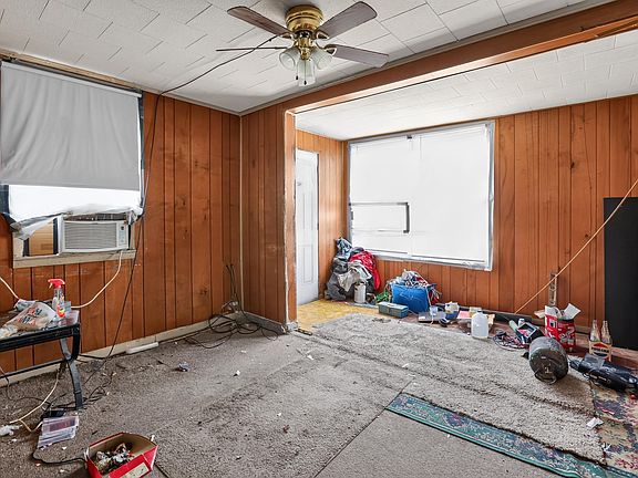 3rd image of 8572 W Poplar St