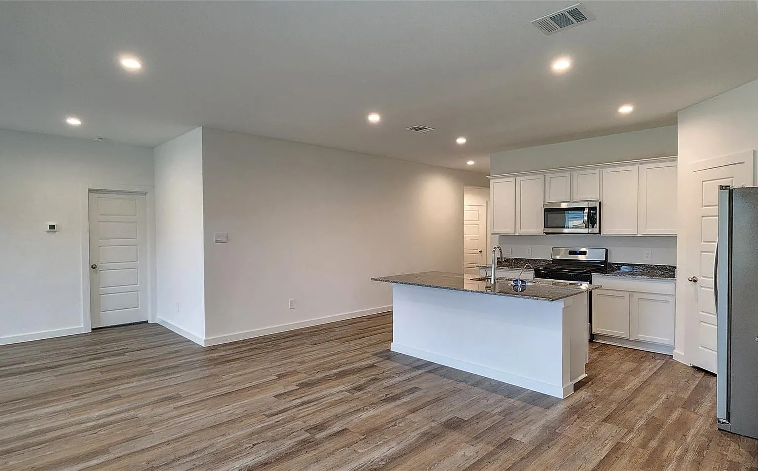 4 bed, 1812 sqft, $2,250 — Photo 4