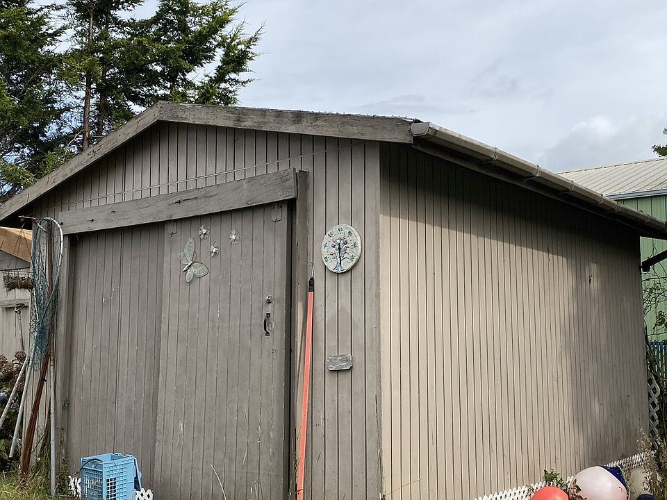 2nd image of 130 N 4th St