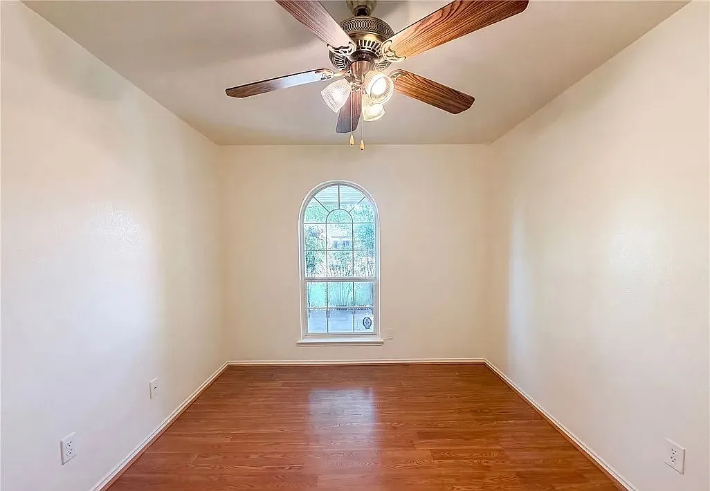 4 bed, 2163 sqft, $1,710 — Photo 4