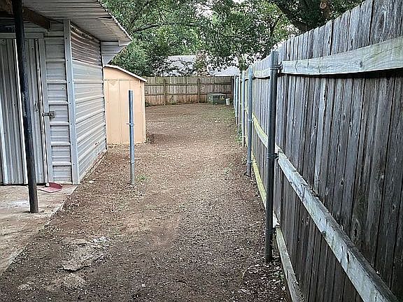 2nd image of 601 Sue Ann Ln