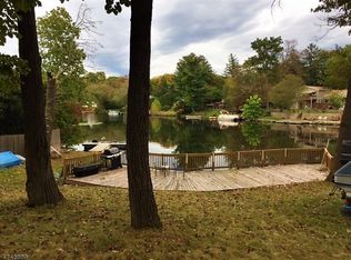 10 Yearling Trl, Hewitt, NJ 07421