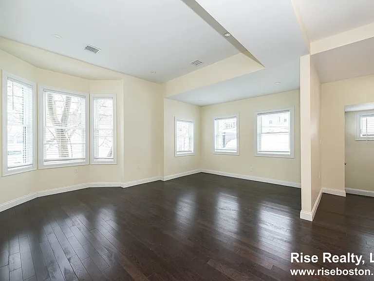 10 Marion St #1 — Photo 3