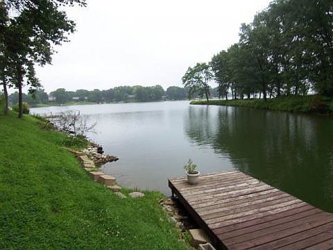 1st image of 828 Poplar Dr