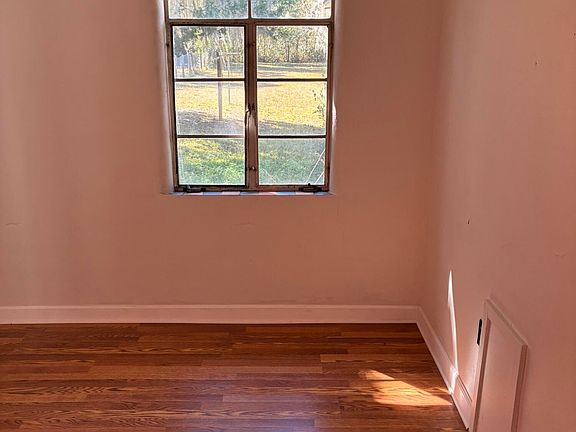 5th image of 809 N CYPRESS Avenue