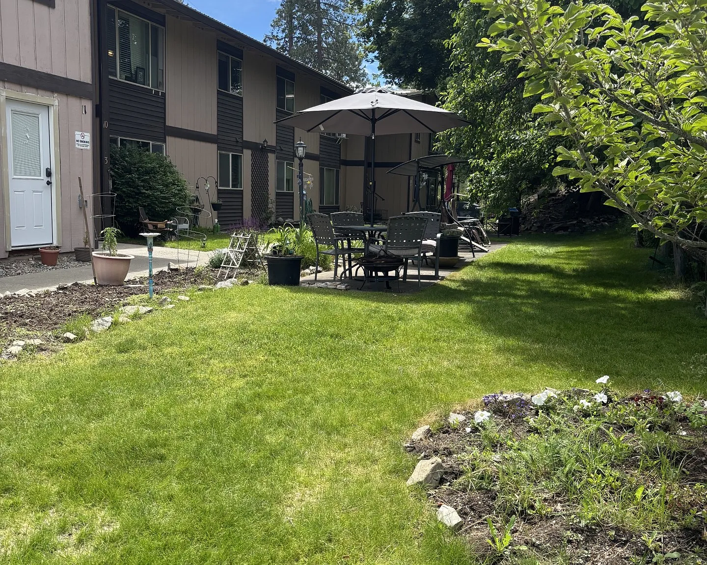 Treaty Rock Apartments — Photo 2