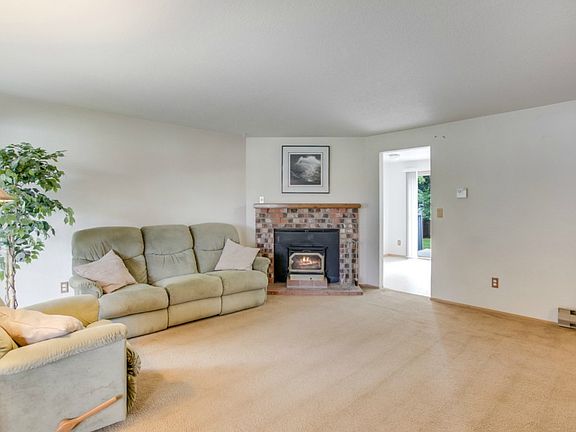 3rd image of 12619 SE 317th St