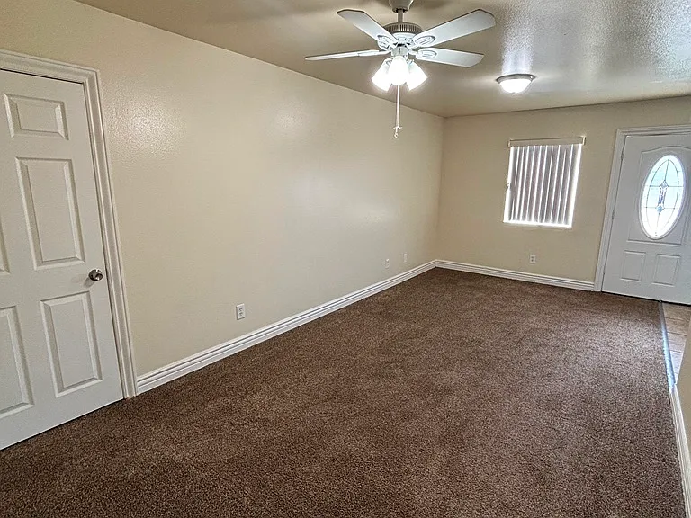 10504 S San Pedro St — Photo 5