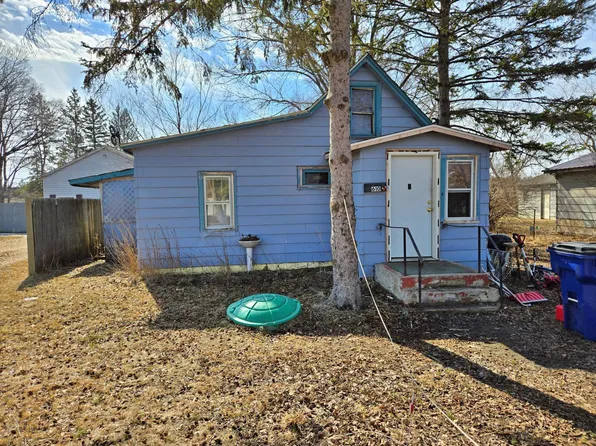 610 4th St W, Park Rapids, MN 56470