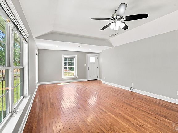 4th image of 3263 Damon Dr