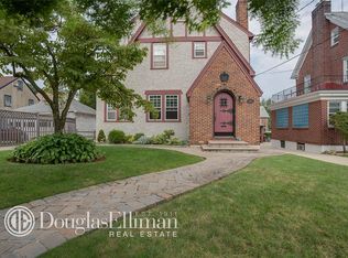 3230 169th St, Flushing, NY 11358