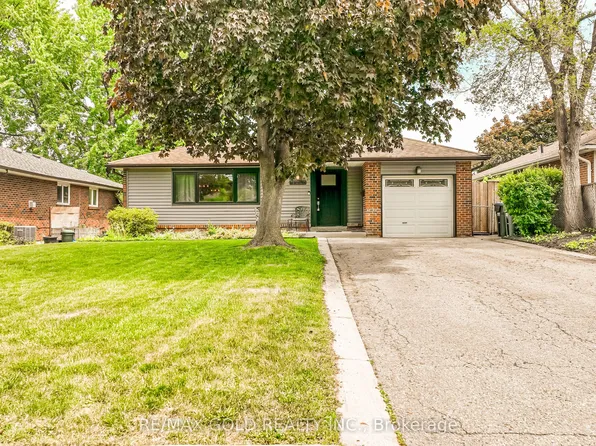 23 Dunster Cres, Brampton, ON L6T 3J8