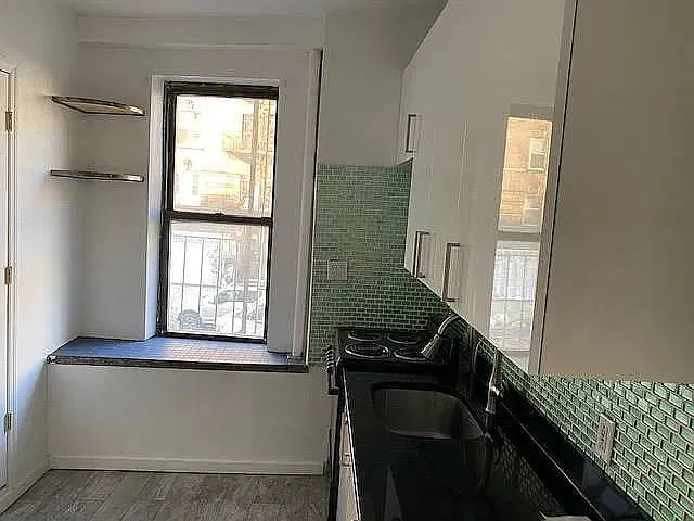 37 Spring Street — Photo 1