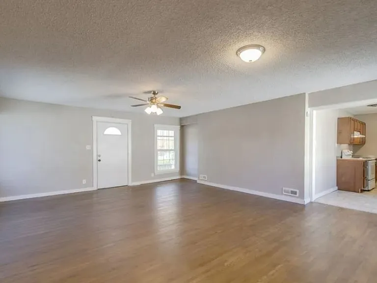 2656 E Grail St — Photo 4