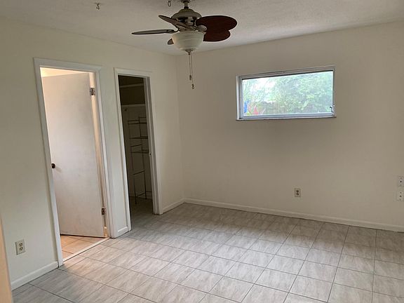 3rd image of 3980 Queen Anne Dr