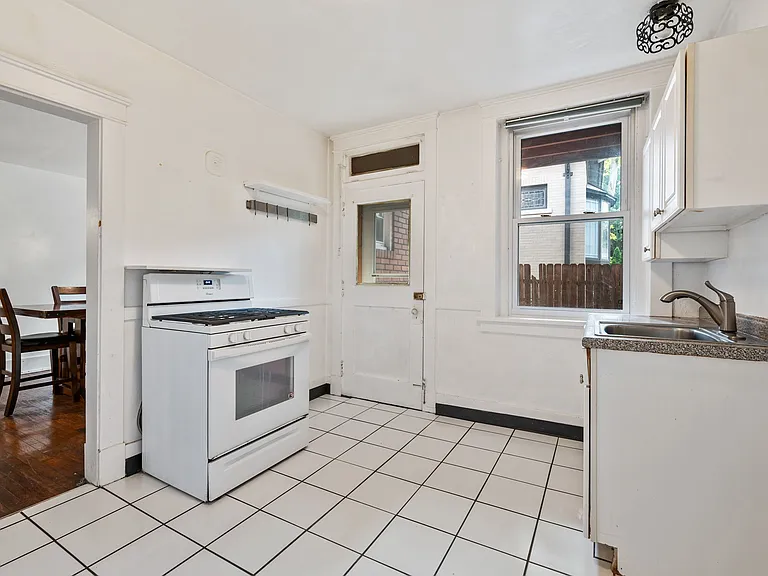5528 Beverly Pl #1 — Photo 11