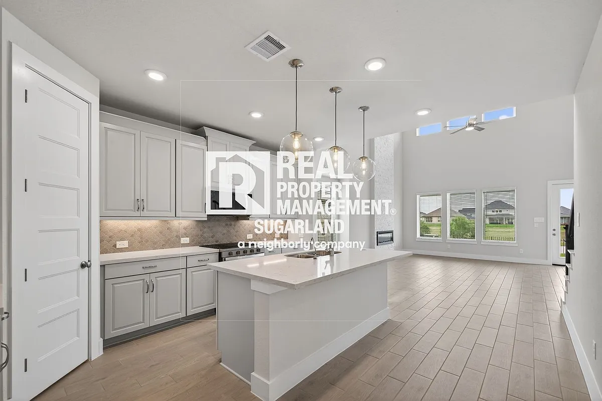 Building Photo - 6822 Ivory Sedge Trl