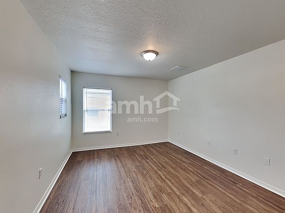 5th image of 19640 Timberbluff Dr
