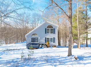 133 Brownstone Dr, Milford, PA 18337