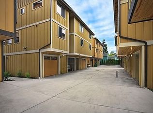 9760 4th Ave NW, Seattle, WA 98117