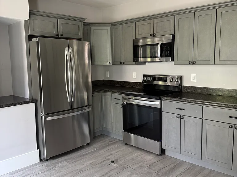 66-68 Franklin St — Photo 5