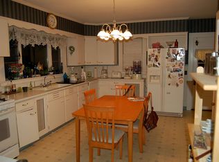 7 Park St, Hopedale, MA 01747