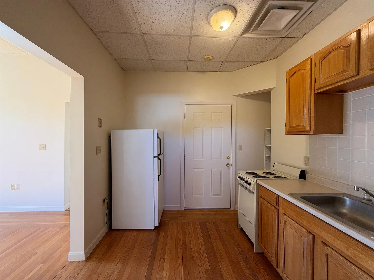 1 bed, 500 sqft, $2,200 — Photo 4