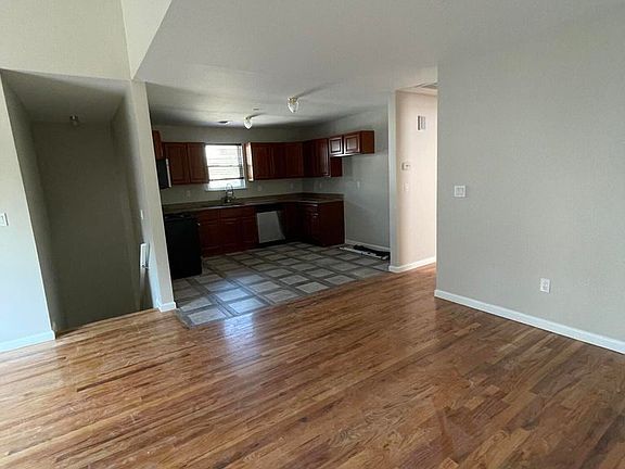 3rd image of 192 Corson Ave #2
