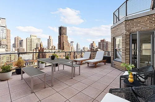 80 Park Ave Photo 1