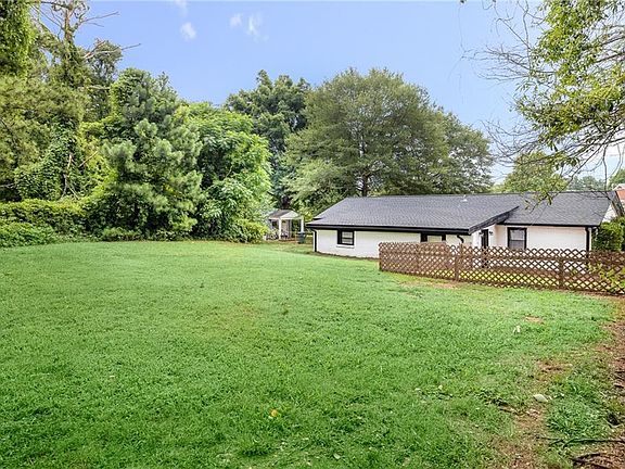 5th image of 1881 Teasley Dr SE