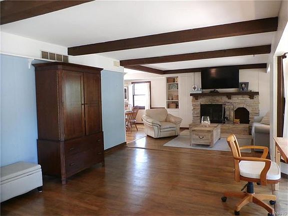 5th image of 6874 Foxcroft Dr