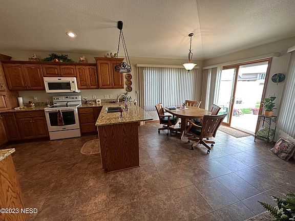 5th image of 1625 Northridge Dr Unit 106