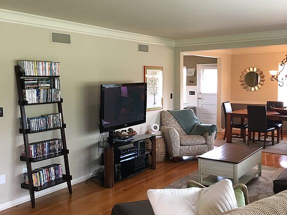 3rd image of 409 Olivia Ln