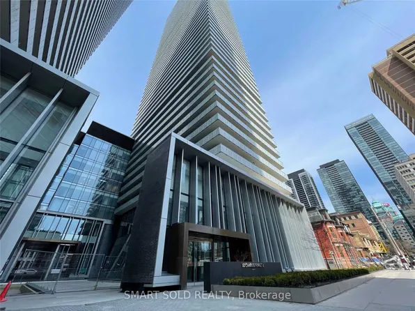 50 Charles St E, Toronto, ON