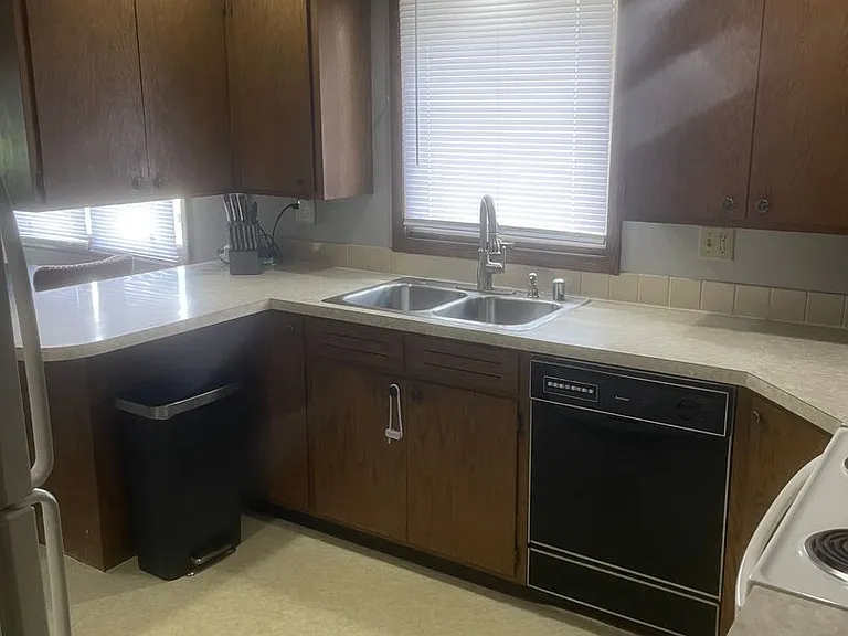 2409 N Eugene St — Photo 6
